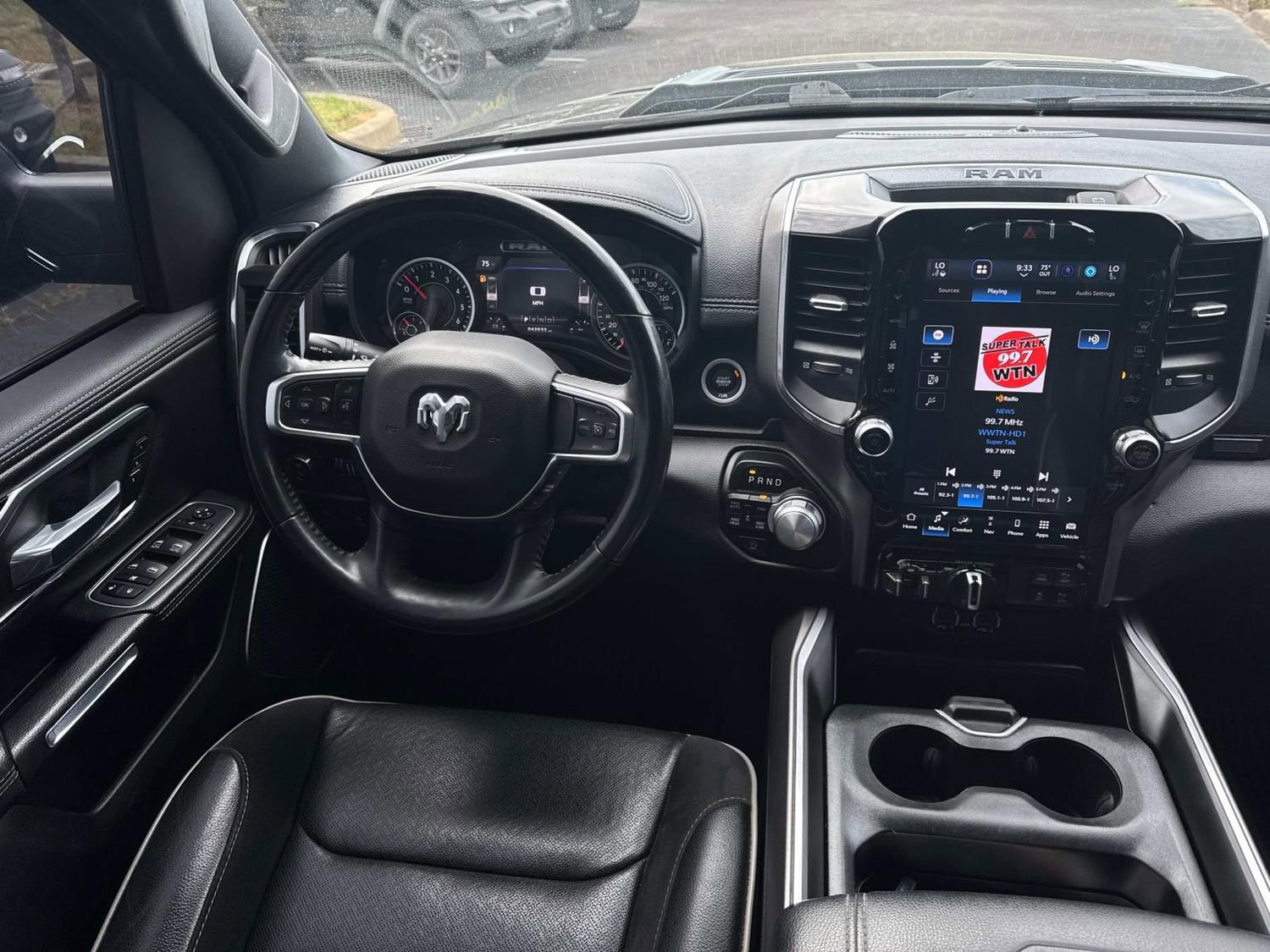 Used 2022 RAM 1500 Laramie w/ Sport Appearance Package AWD/4WD image 16