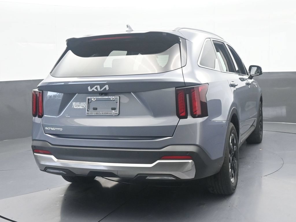 Used 2024 Kia Sorento S FWD image 5