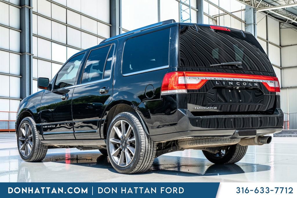 Used 2017 Lincoln Navigator Reserve RWD image 30