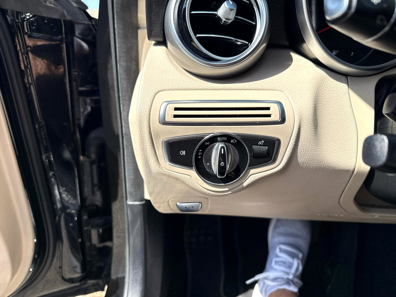 Used 2015 Mercedes-Benz C 300 4MATIC Sedan image 22