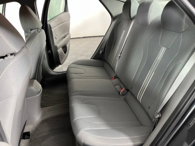 Used 2023 Hyundai Elantra SEL FWD image 41