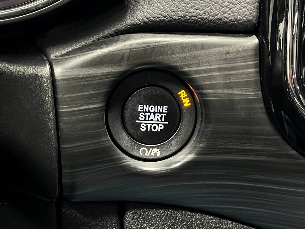 Used 2019 Jeep Grand Cherokee Altitude image 22