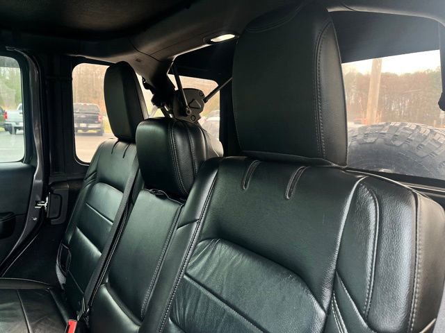 Used 2018 Jeep Wrangler Unlimited Sahara image 13