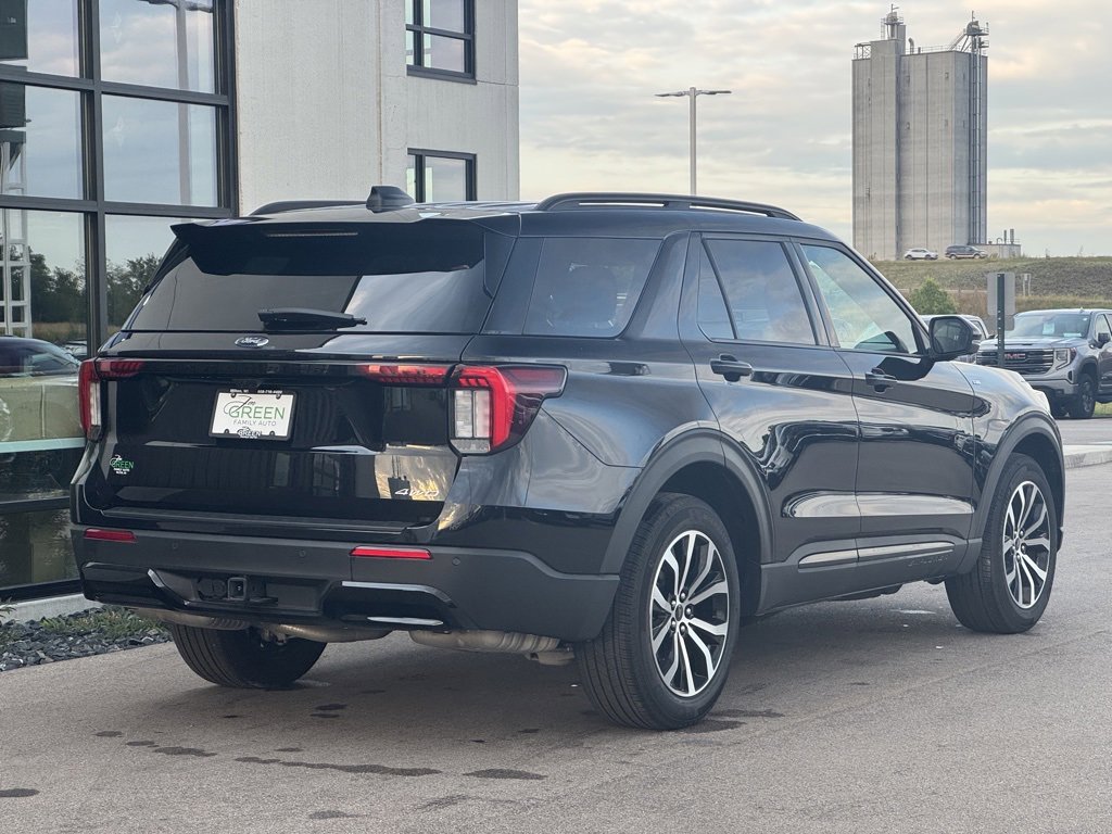 Used 2025 Ford Explorer ST-Line image 5