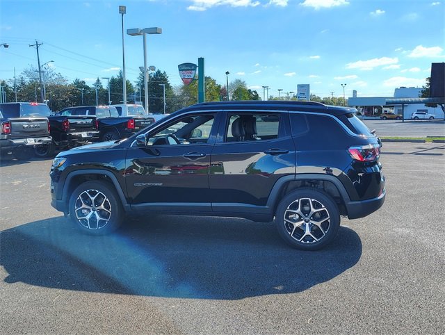 New 2026 Jeep Compass Limited image 9