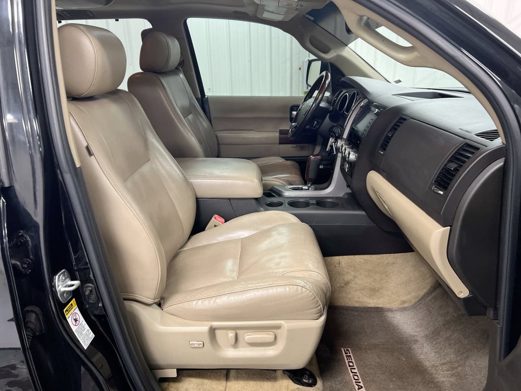 Used 2011 Toyota Sequoia Platinum AWD/4WD image 23