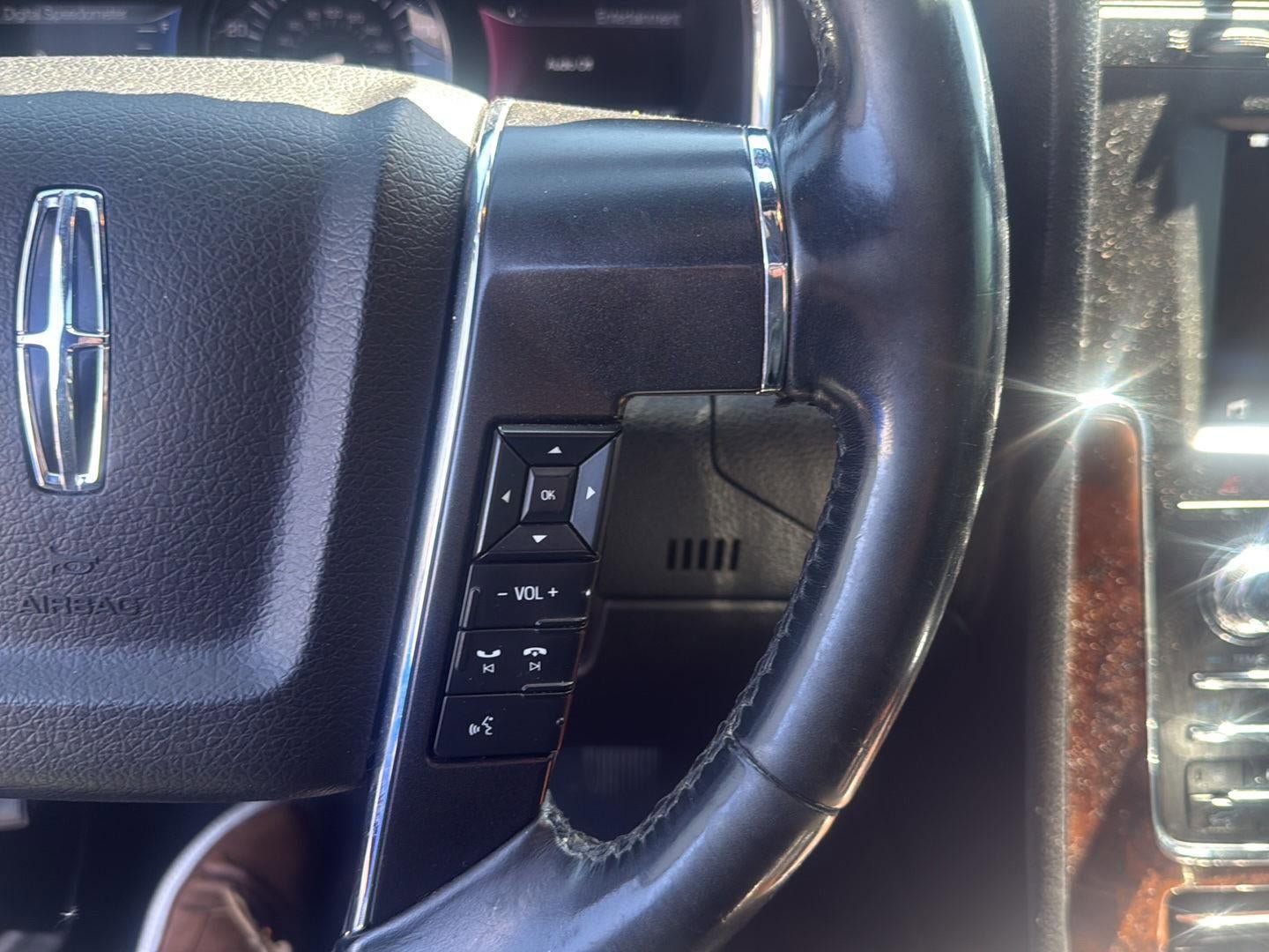 Used 2016 Lincoln Navigator Select AWD/4WD image 13