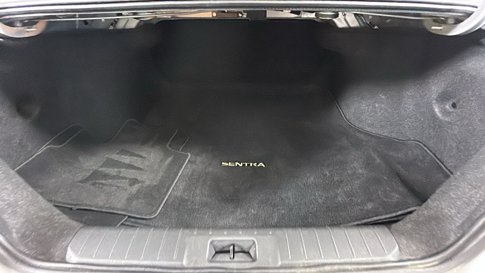 Used 2023 Nissan Sentra SV w/ All-Weather Package FWD image 33