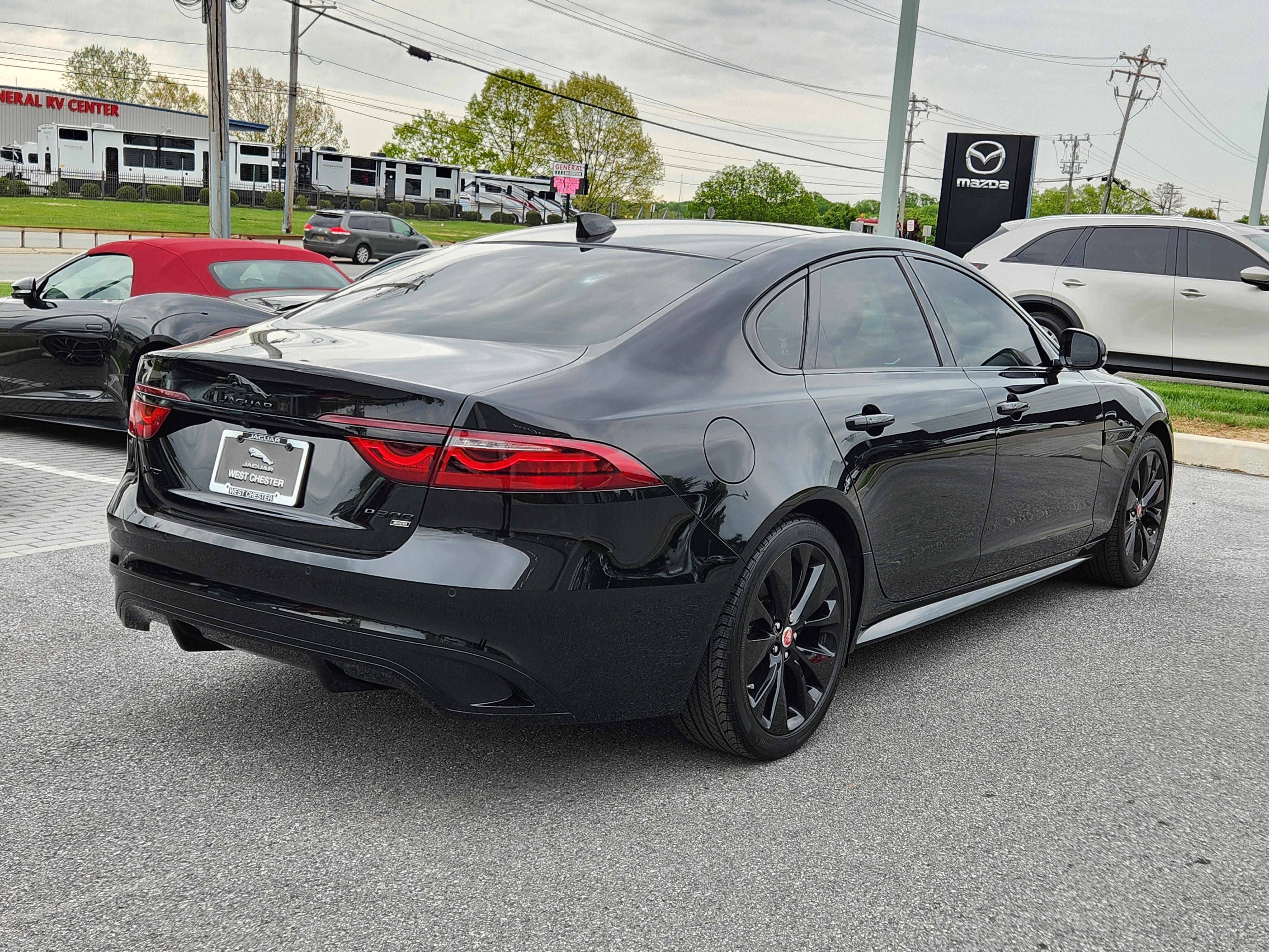 Used 2022 Jaguar XF R-Dynamic SE AWD/4WD image 4