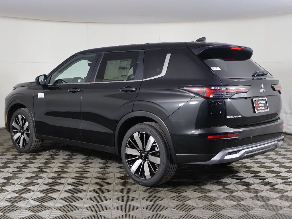 New 2026 Mitsubishi Outlander SE image 11
