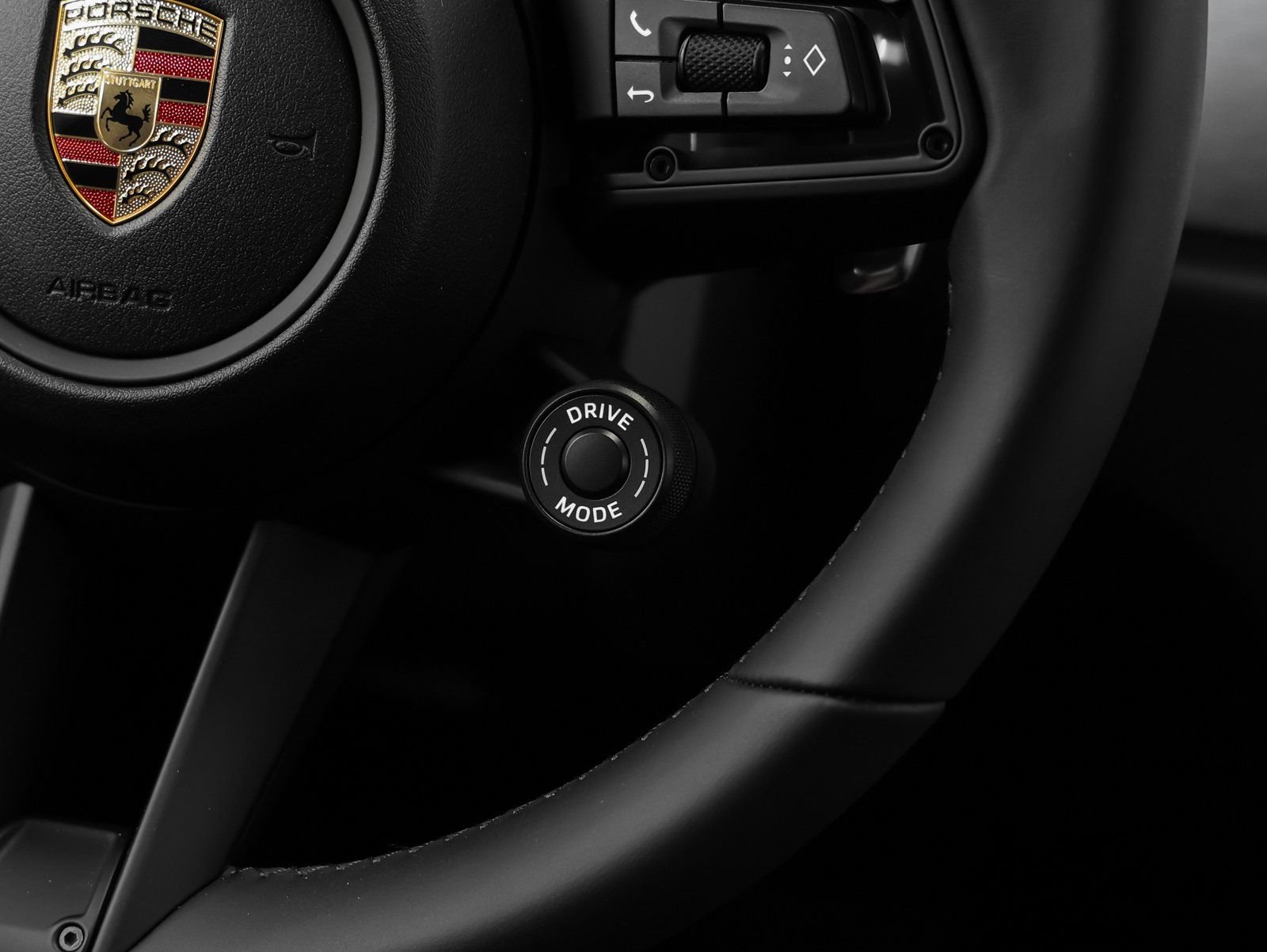 Certified 2026 Porsche Macan Turbo AWD/4WD image 35