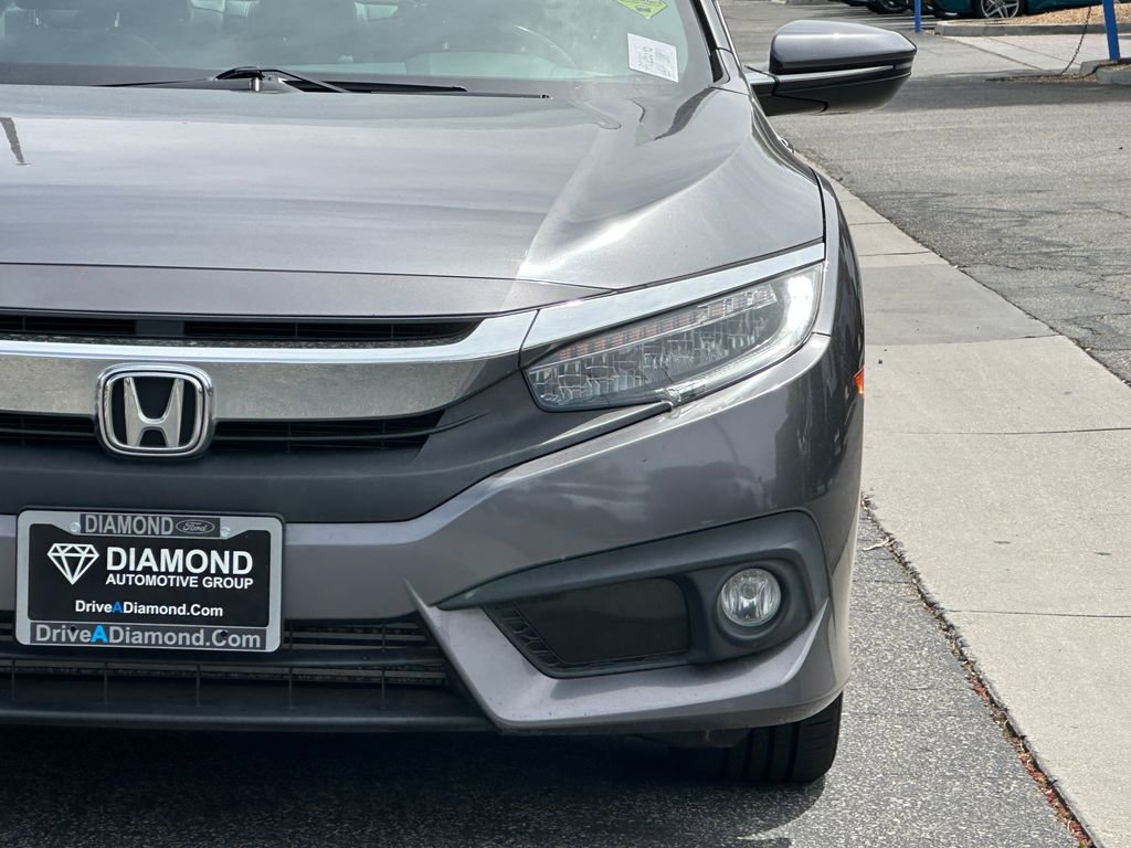 Used 2018 Honda Civic Touring image 11