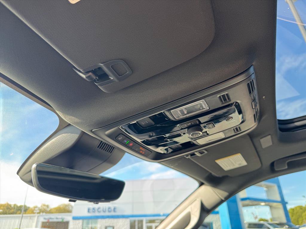 Used 2026 Chevrolet Tahoe Premier AWD/4WD image 29