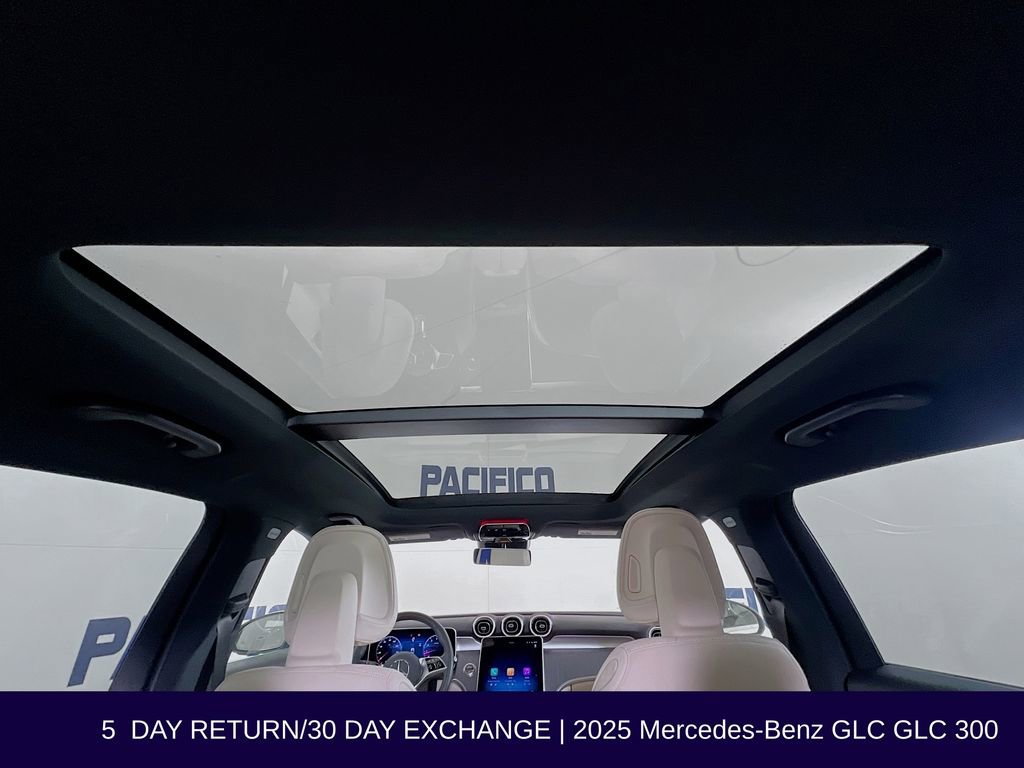 Used 2025 Mercedes-Benz GLC 300 4MATIC image 38