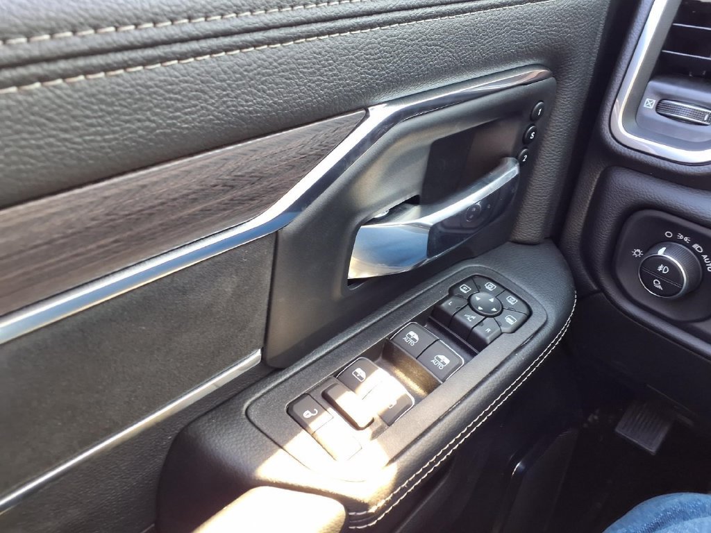 New 2027 RAM 3500 Laramie AWD/4WD image 16