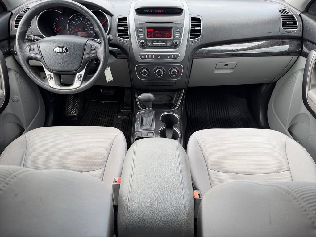 Used 2015 Kia Sorento LX image 17