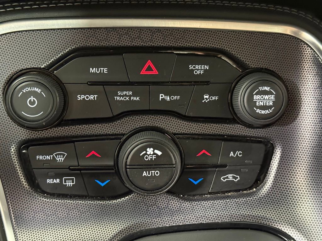 Used 2018 Dodge Challenger R/T Scat Pack w/ Dynamics Package RWD image 16