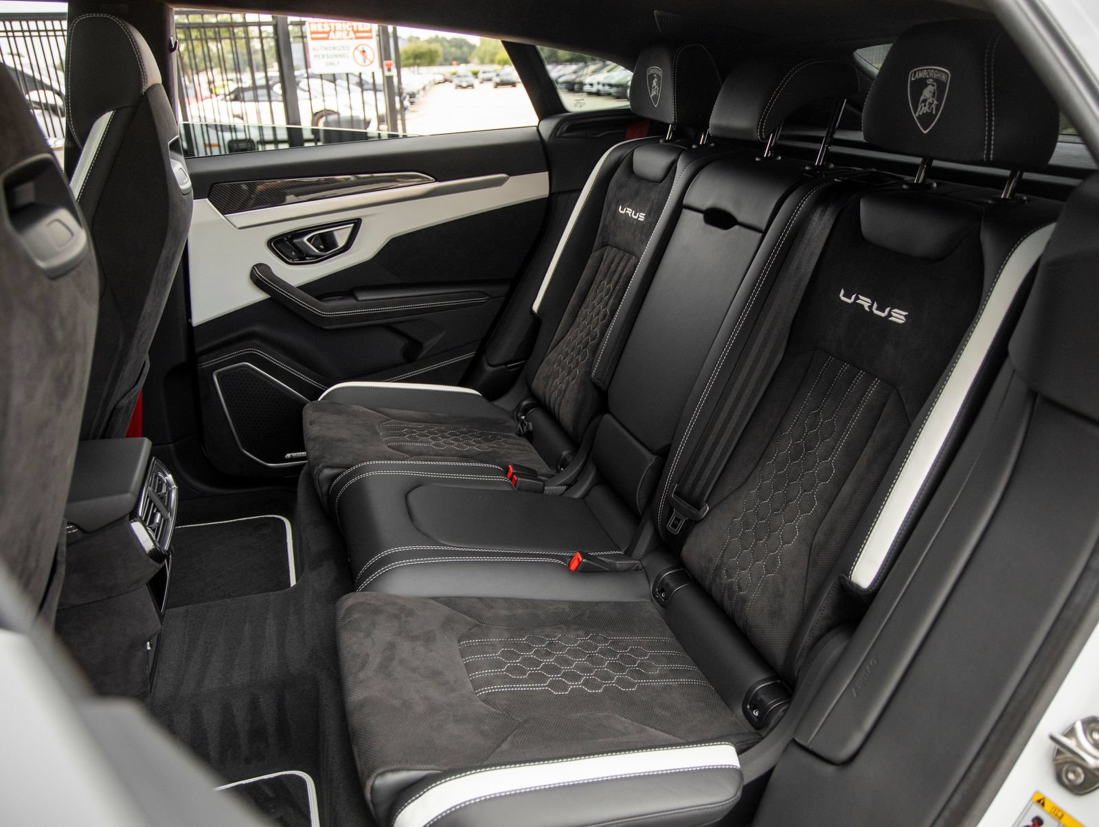 Used 2024 Lamborghini Urus S AWD/4WD image 37
