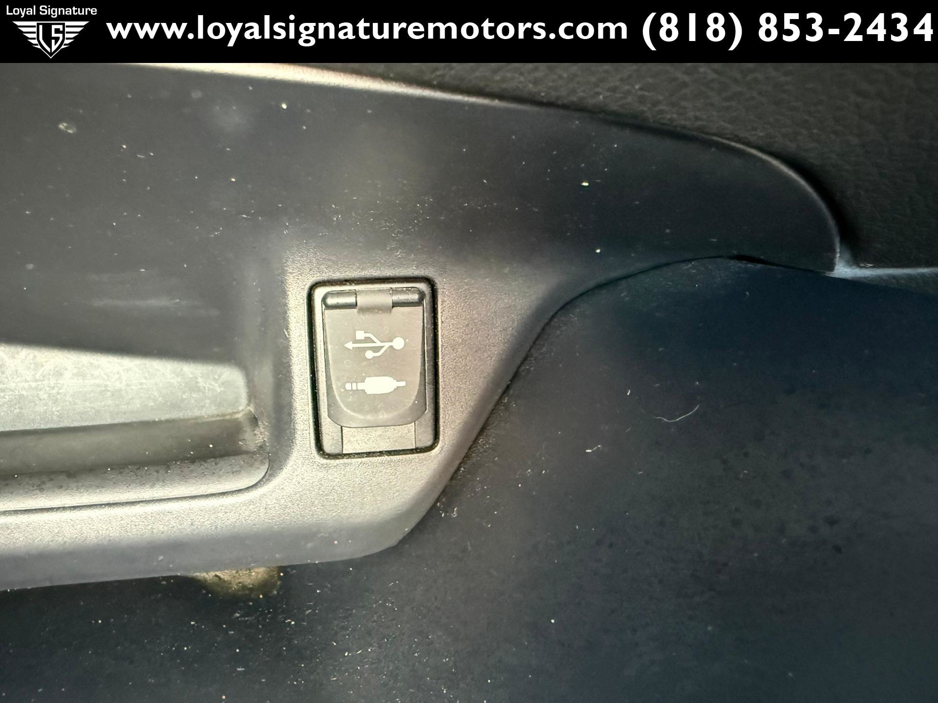 Used 2018 Toyota C-HR XLE FWD image 23