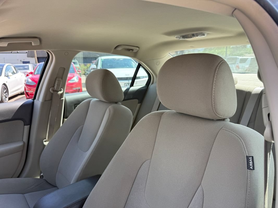 Used 2011 Ford Fusion Hybrid FWD image 22