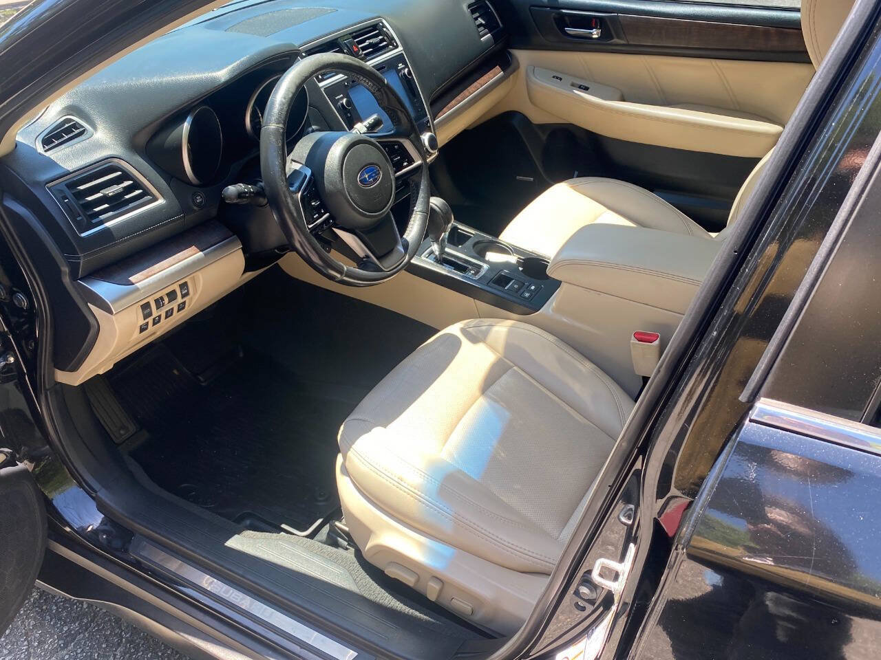 Used 2019 Subaru Outback 2.5i Limited AWD/4WD image 11