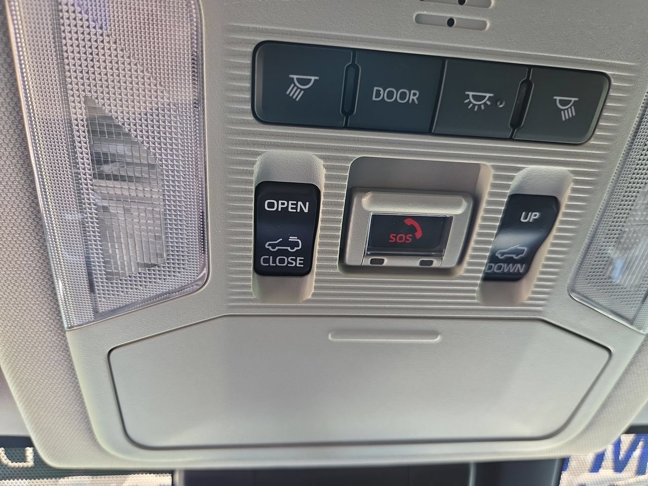 Used 2022 Toyota RAV4 XLE Premium FWD image 27
