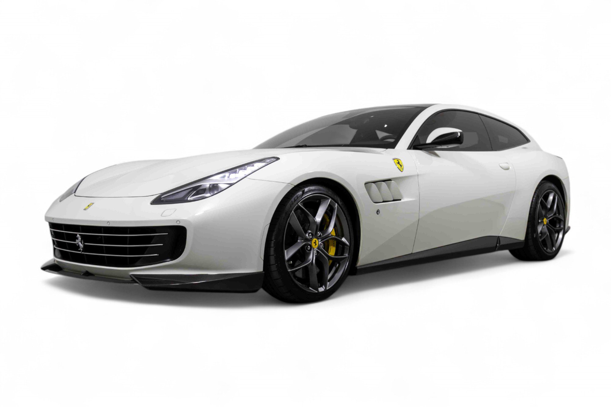 Used 2018 Ferrari GTC4Lusso image 2