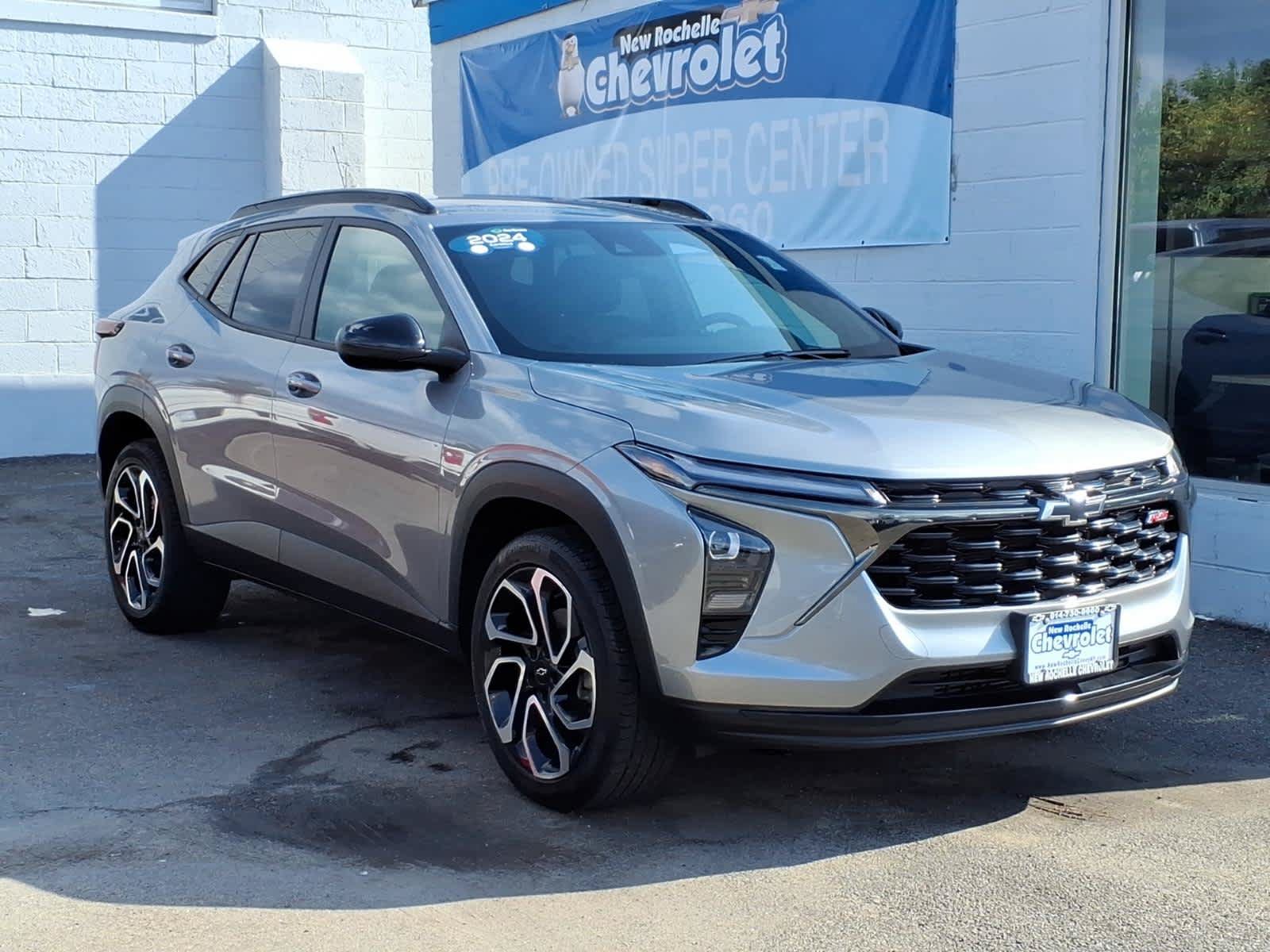 Used 2024 Chevrolet Trax RS FWD image 1