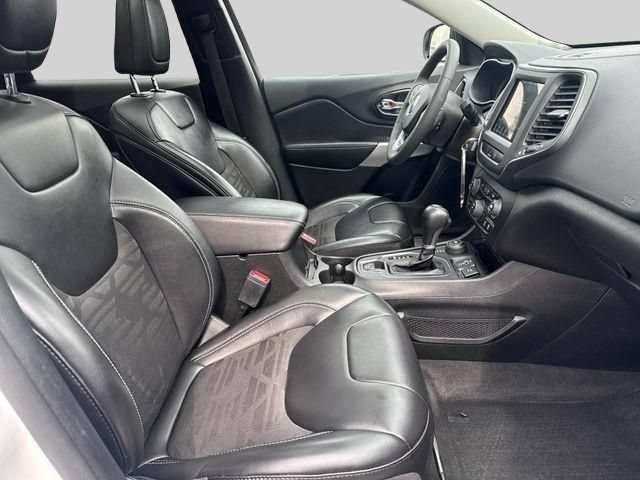 Used 2022 Jeep Cherokee Latitude w/ Sun & Sound Group AWD/4WD image 20