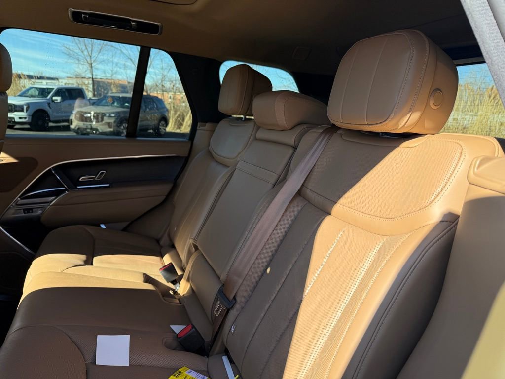 Used 2023 Land Rover Range Rover SE image 11