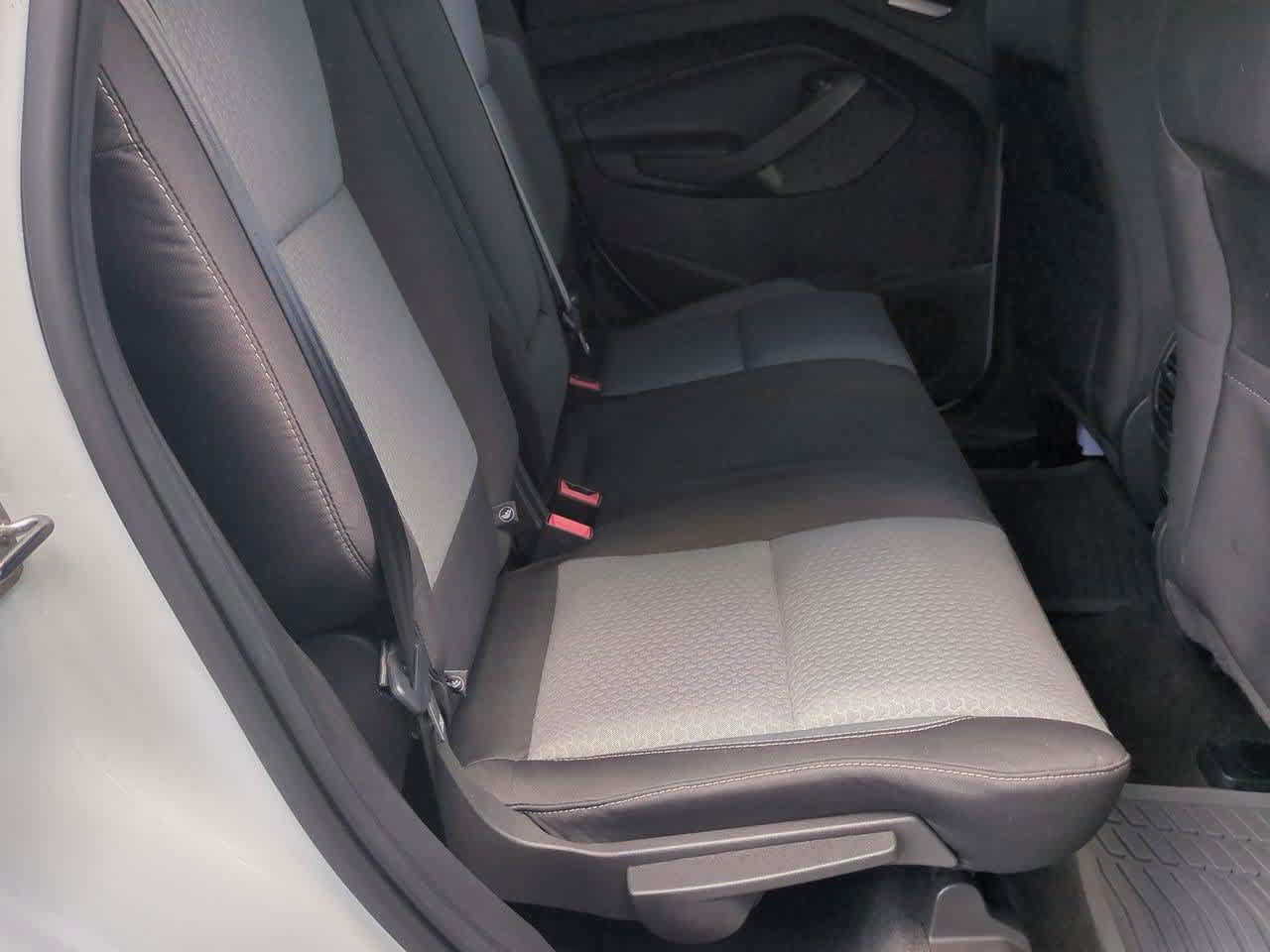 Used 2017 Ford Escape SE AWD/4WD image 19