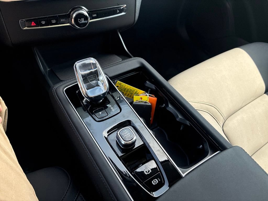 Certified 2026 Volvo XC90 B6 Plus AWD/4WD image 15