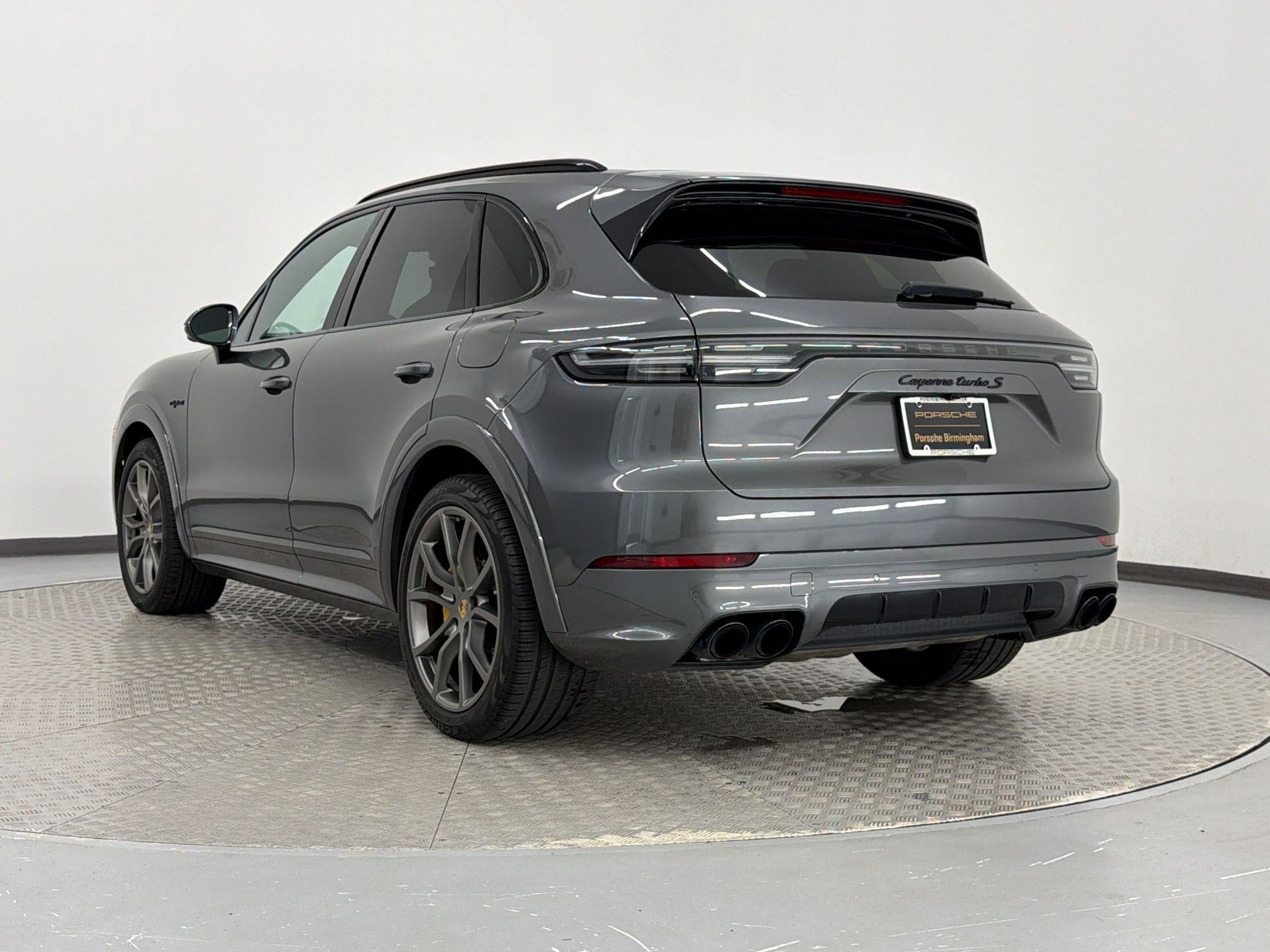 Used 2020 Porsche Cayenne Turbo S AWD/4WD image 3