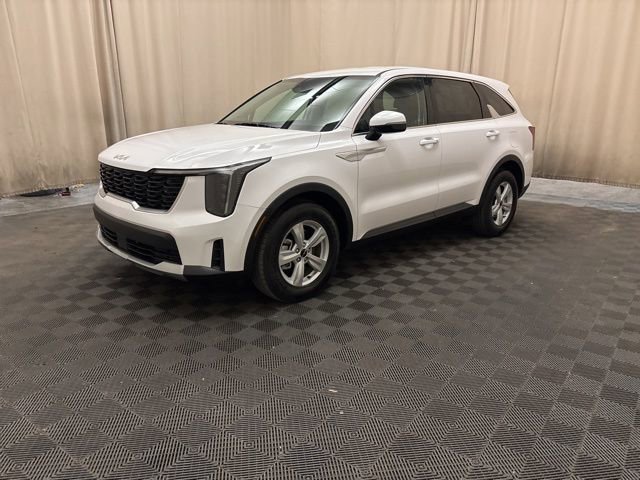 Certified 2025 Kia Sorento LX image 1