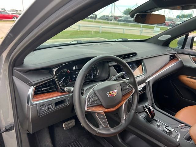 Used 2025 Cadillac XT5 Premium Luxury AWD/4WD image 7