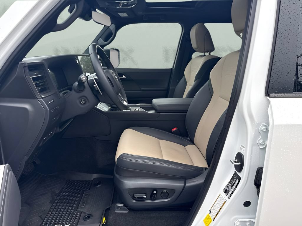 Used 2025 Lexus GX 550 AWD/4WD image 5
