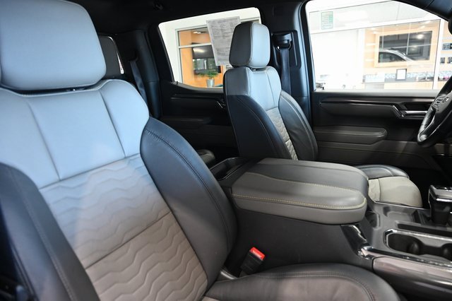 Used 2024 Chevrolet Silverado 1500 ZR2 w/ Technology Package image 9