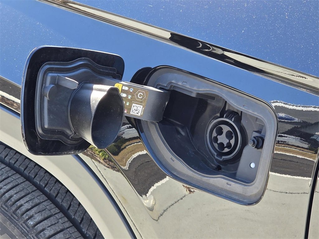 Used 2023 Jeep Grand Cherokee 4WD 4xe w/ Luxury Tech Group II image 47