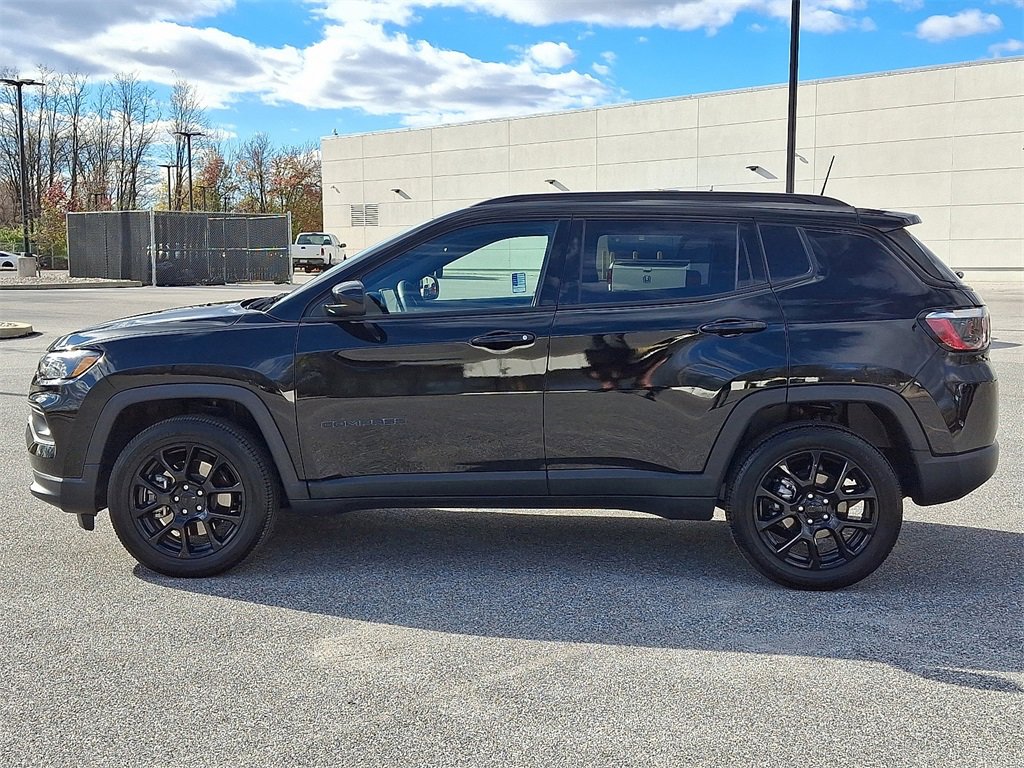 Used 2024 Jeep Compass Latitude w/ Convenience Group image 7