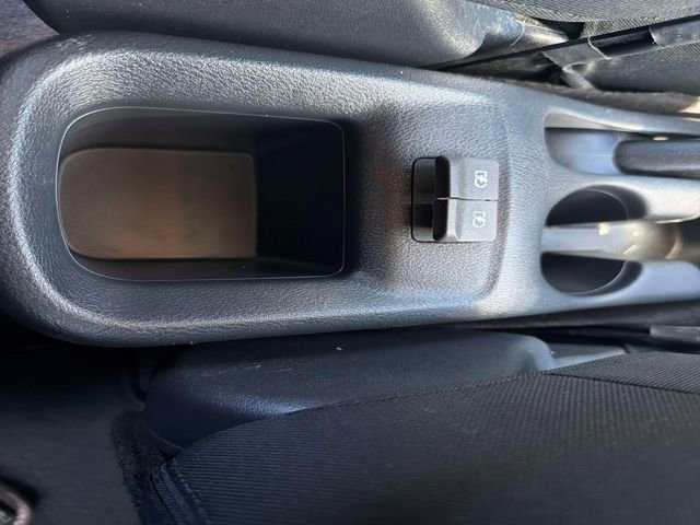 Used 2020 Nissan Kicks S image 15