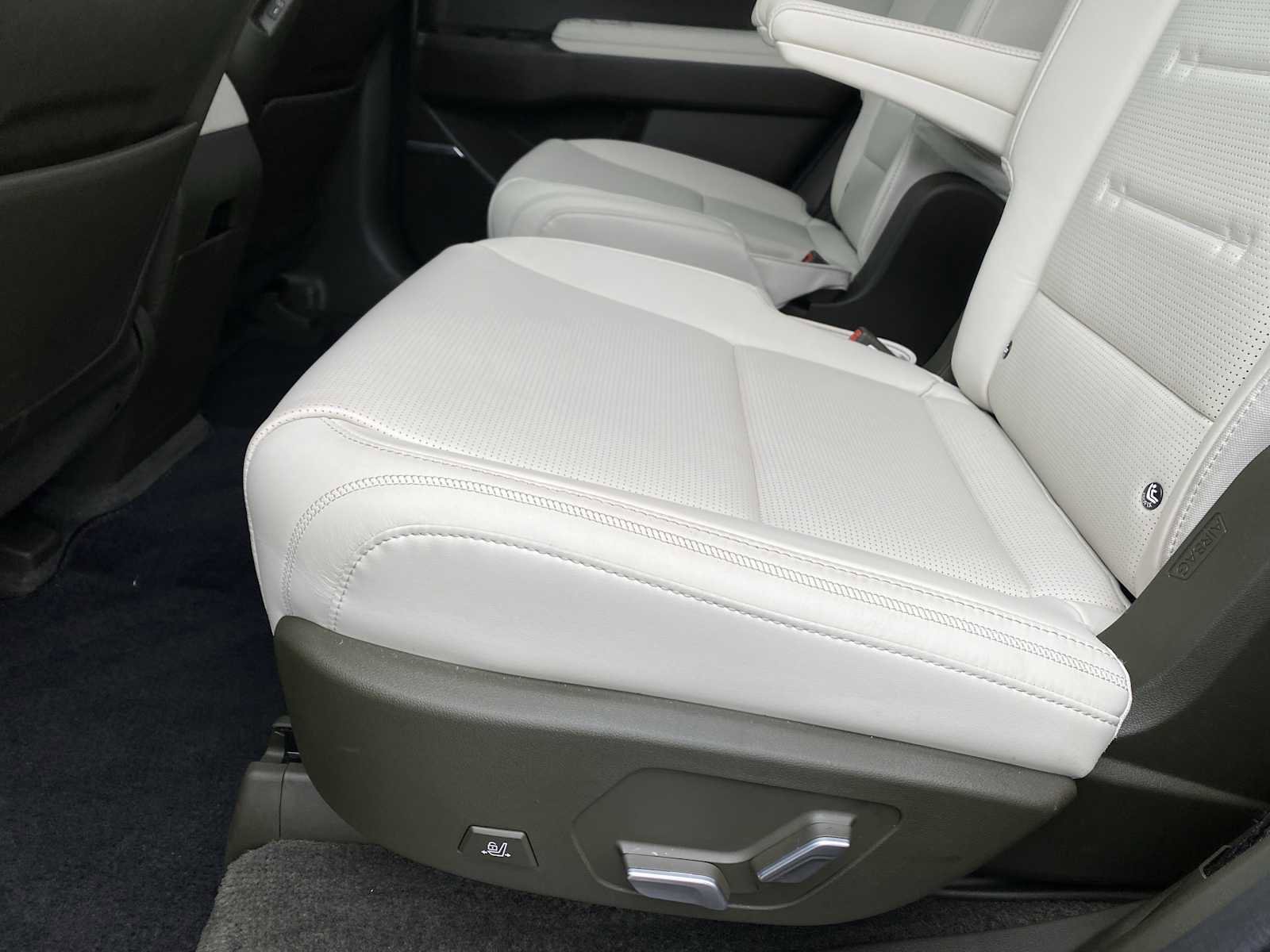 Certified 2025 Hyundai Santa Fe Calligraphy image 31