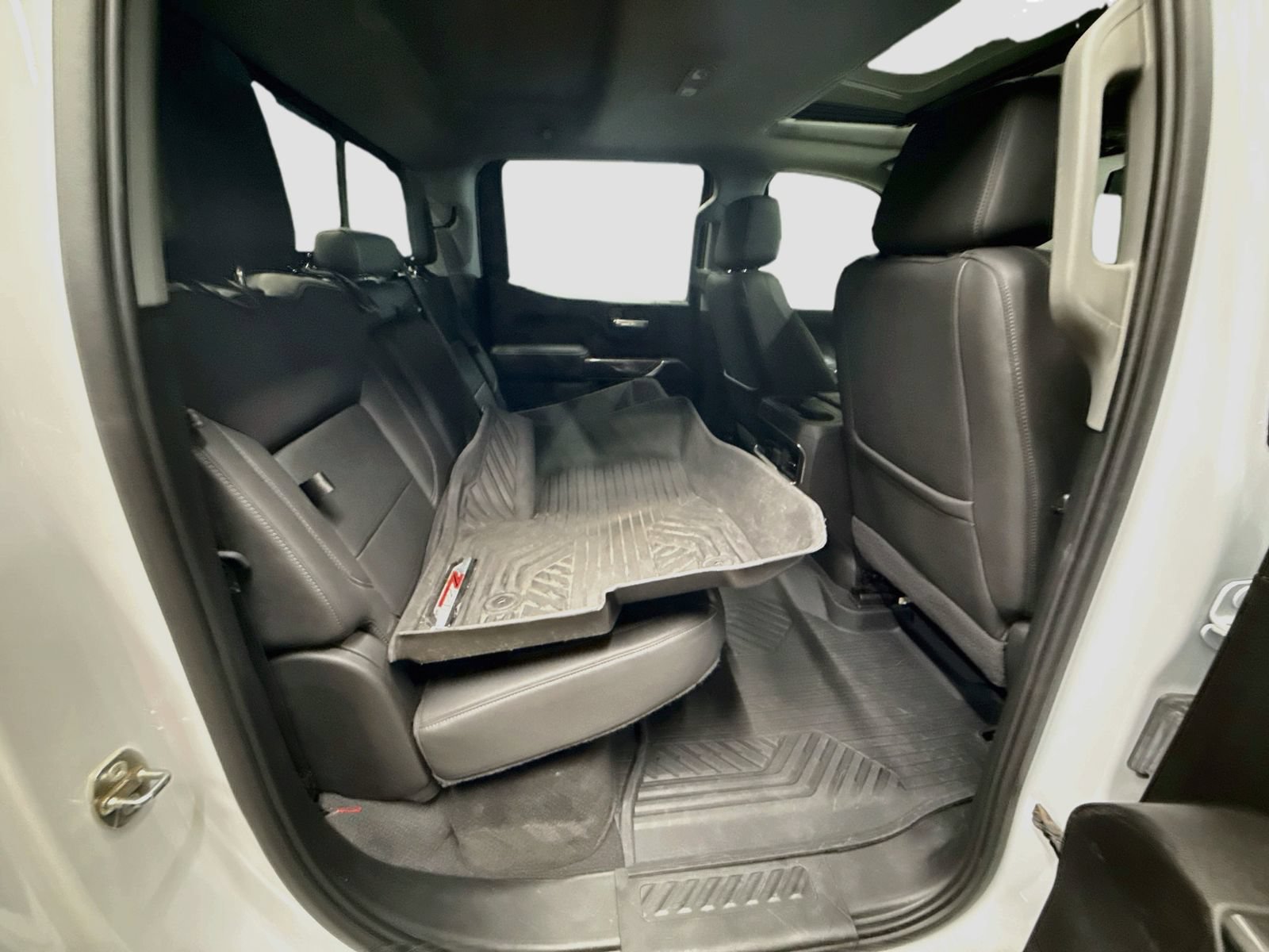 Used 2022 Chevrolet Silverado 1500 LTZ AWD/4WD image 31
