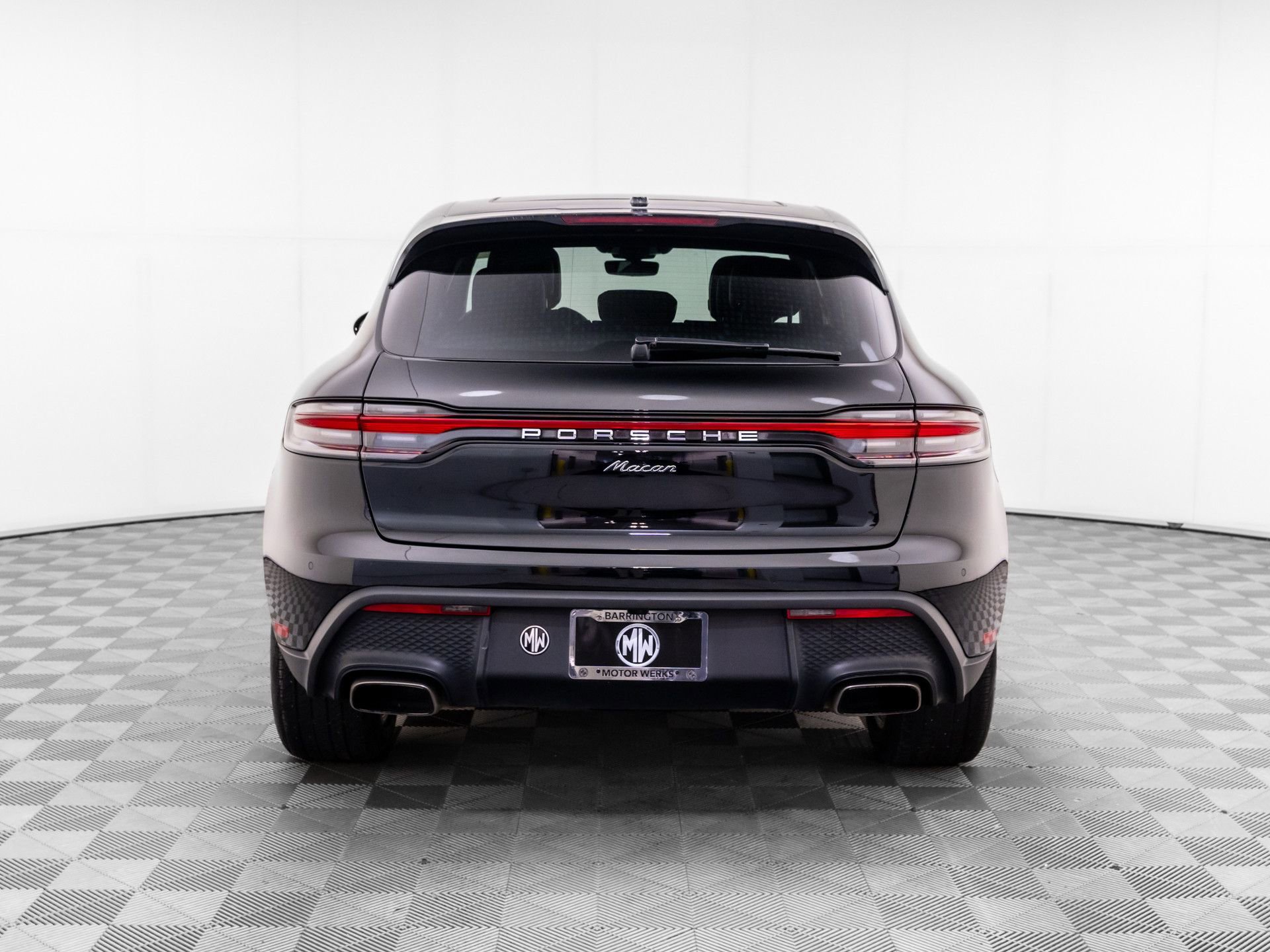 Certified 2023 Porsche Macan AWD/4WD image 10