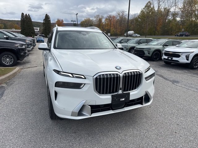 Used 2024 BMW X7 xDrive40i image 10