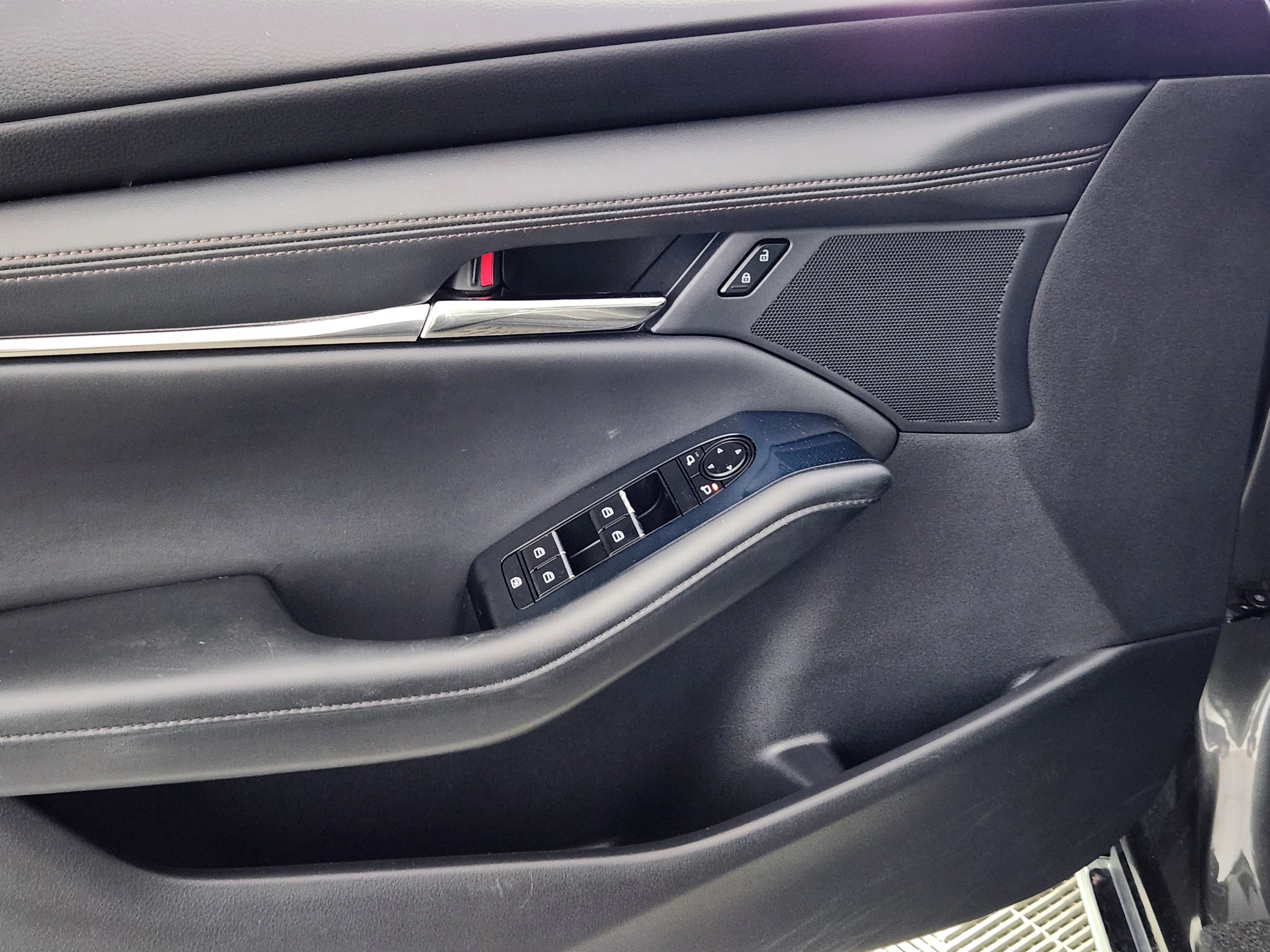 Used 2019 MAZDA MAZDA3 Sedan w/ Select Package image 16