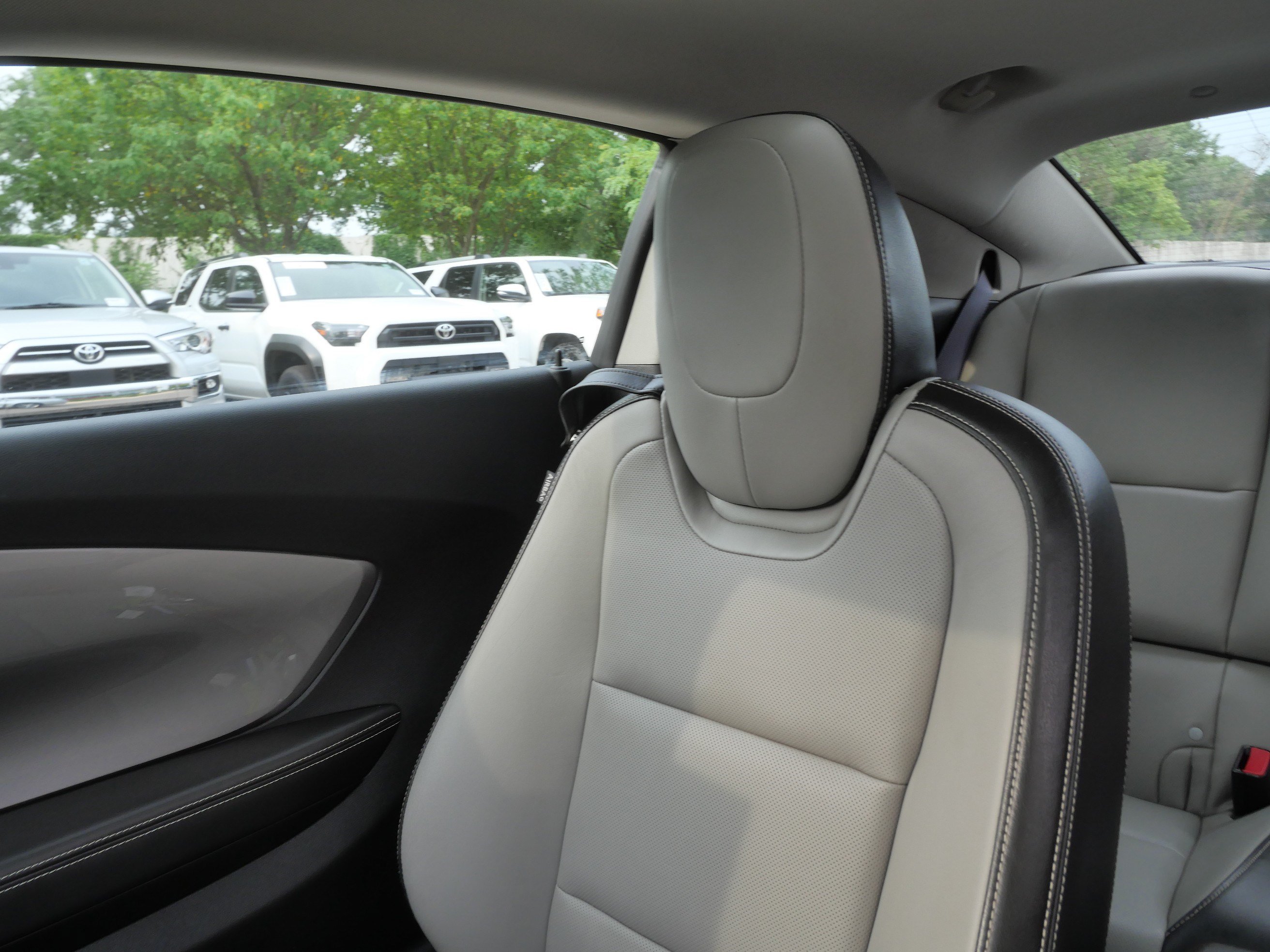 Used 2011 Chevrolet Camaro LT RWD image 12