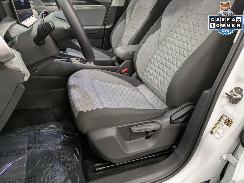 Used 2025 Volkswagen Tiguan S image 10