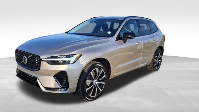 Used 2024 Volvo XC60 B5 Plus image 3