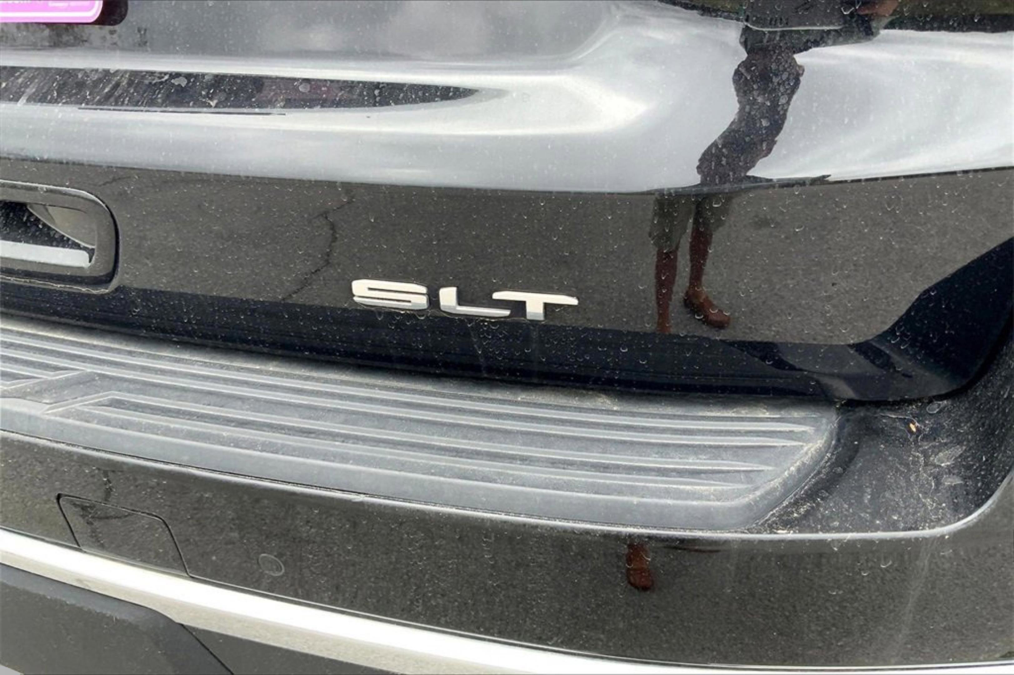 Used 2023 GMC Yukon SLT image 11