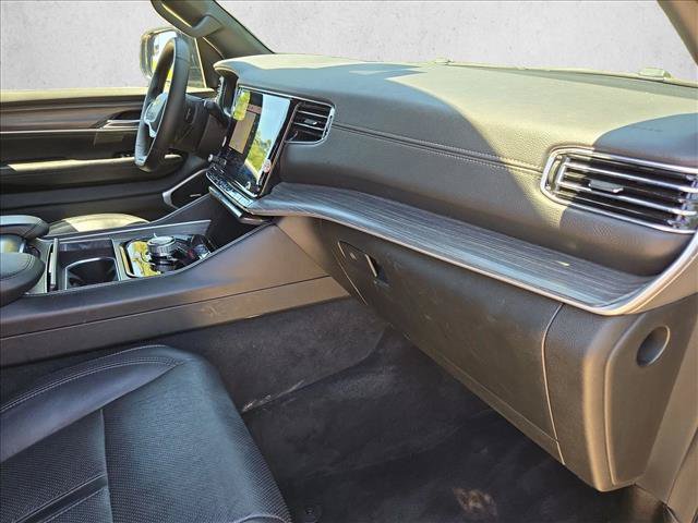 Used 2024 Jeep Wagoneer L Series II AWD/4WD image 22